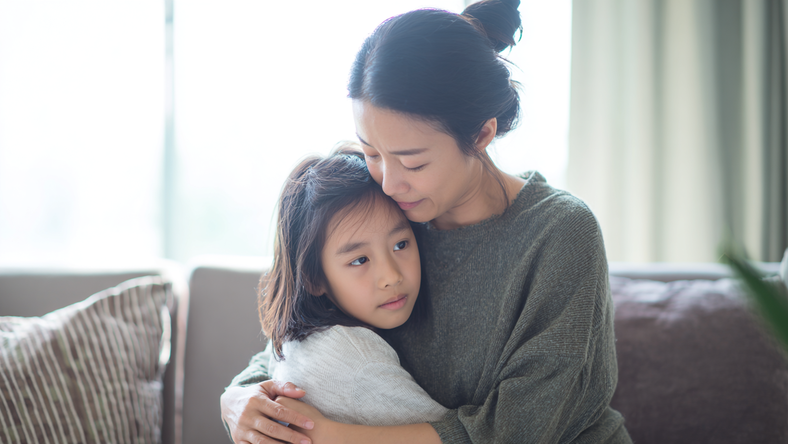 为什么东亚女儿都在做妈妈的“精神老公”?